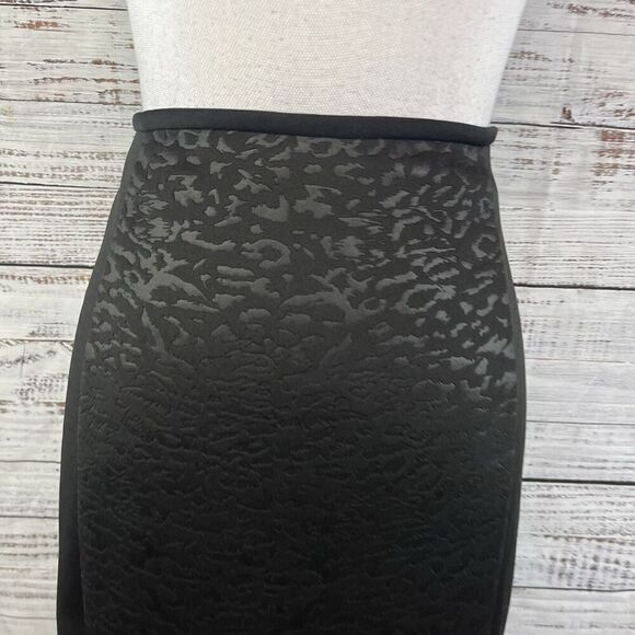 Calvin Klein Skirt size 10 Black Ponte Knit Embossed Straight Stretch Knee Suit - Picture 3 of 9